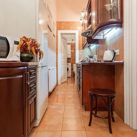 2-bedroom In Center Apartment *