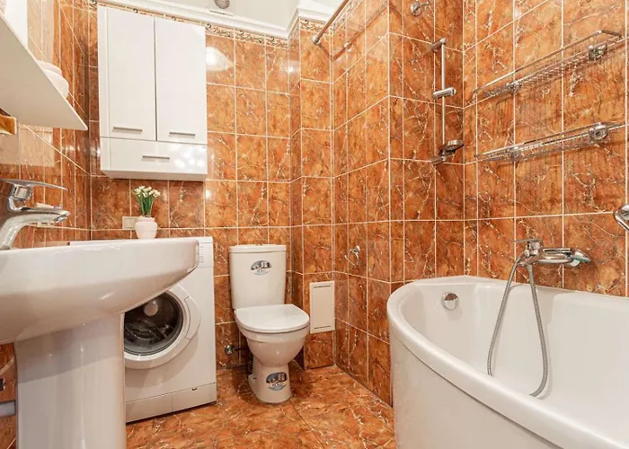 2-bedroom In Center Apartment *